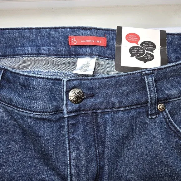 CB Women's Blue Denim Jeans The Secret Agent Collection, Capri Size 16 - Picture 2 of 7